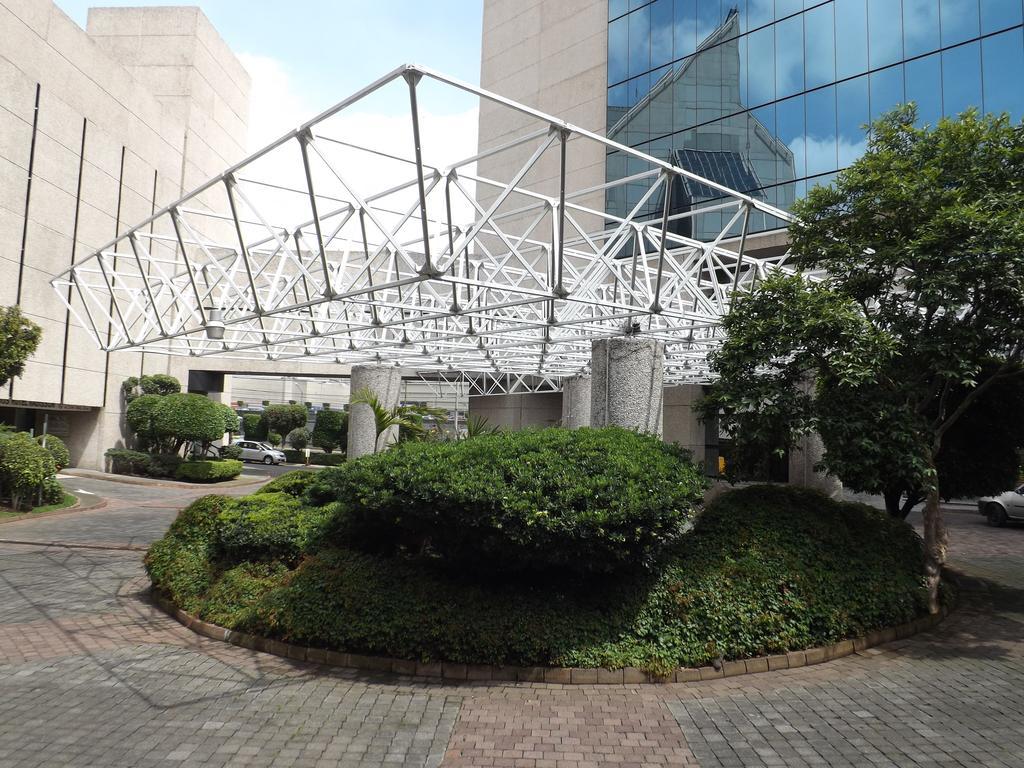 Radisson Paraiso Hotel Cidade do México Exterior foto The entrance to the hotel