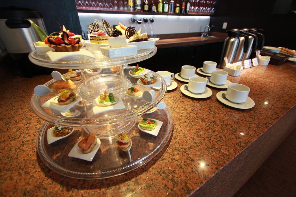 Radisson Paraiso Hotel Cidade do México Exterior foto Afternoon tea at the InterContinental Hotel, Berlin